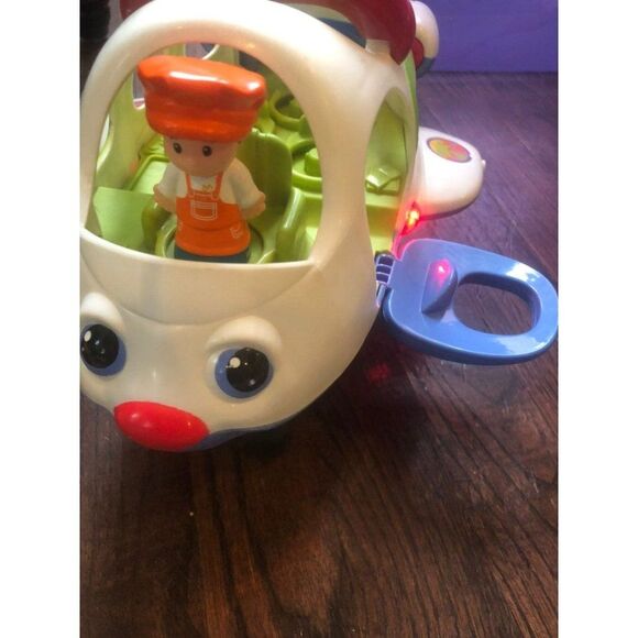 Little people plane and dozer lot - Picture 3 of 4